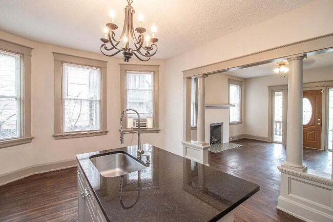 Foto del edificio - 3309 W 8th St
