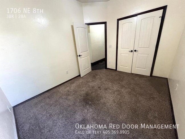 Building Photo - 1706 NE 8th-