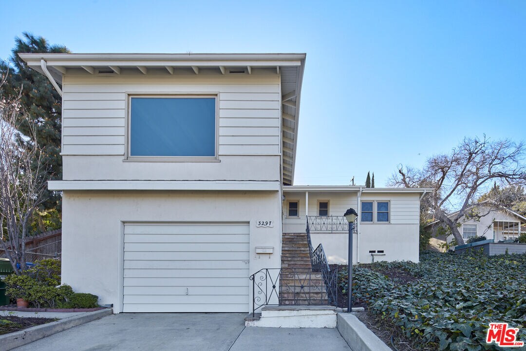 Foto principal - 3297 Granville Ave