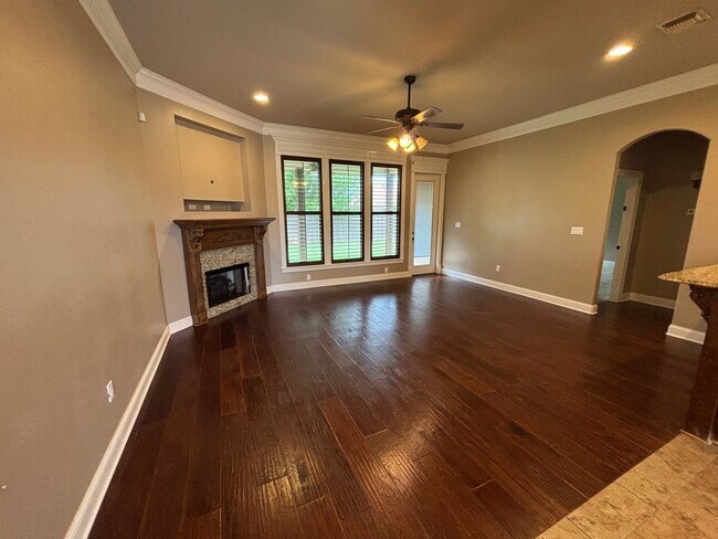 Foto del edificio - Large 4 Bedroom Home in Benton