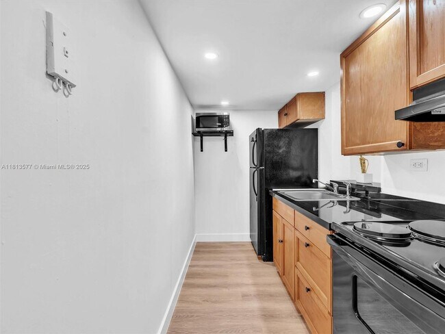 Foto del edificio - 1740 NW N River Dr