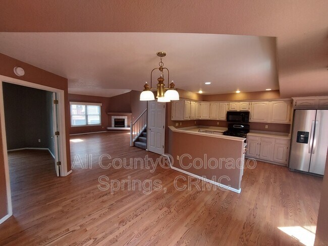 Foto del edificio - 6568 Foxdale Cir