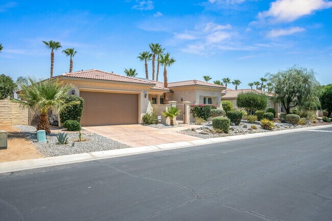 Building Photo - 124 Tesori Dr