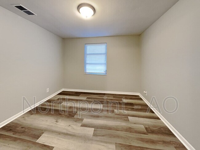 Building Photo - 6994 Hafford Ln
