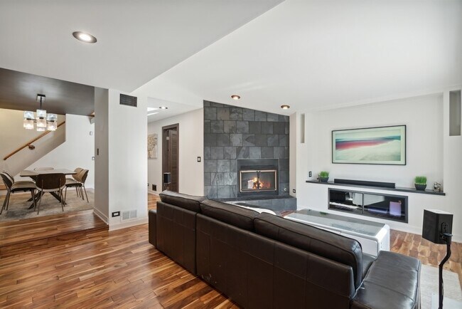 Foto del edificio - 2638 W Grand Ave