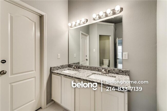 Building Photo - 901 Plumeria Dr
