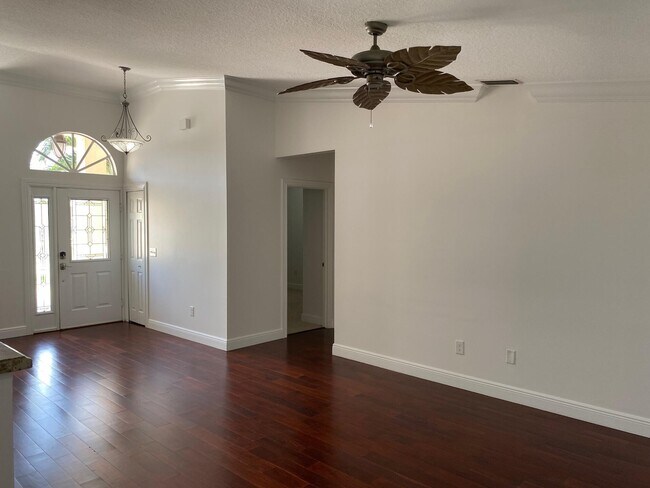 Building Photo - 13015 Blue Lake Dr