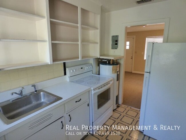Building Photo - Nice 2 BR / 1 BA Duplex In Winter Park