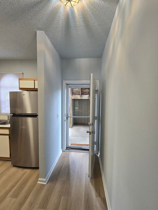 Foto del edificio - HAMPTON PLACE - First Floor condo near Pin...