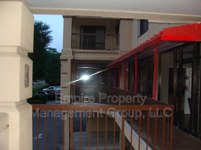 Building Photo - 1600 Park Cir