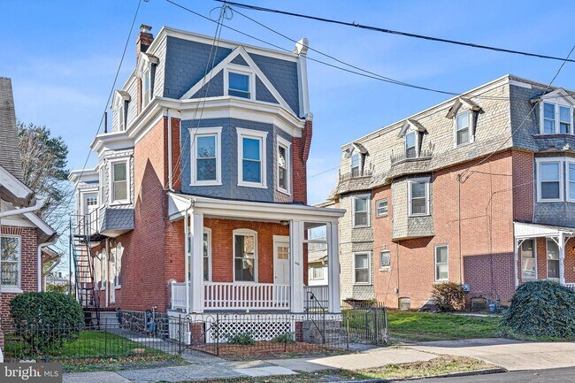Foto del edificio - 102 W 30th St