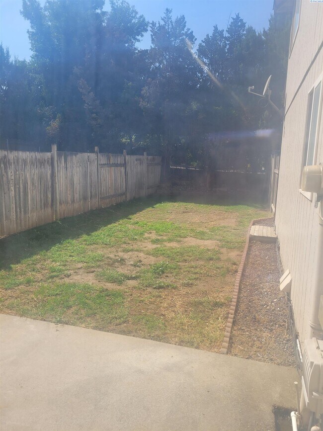 Foto del edificio - 910 S Johnson St