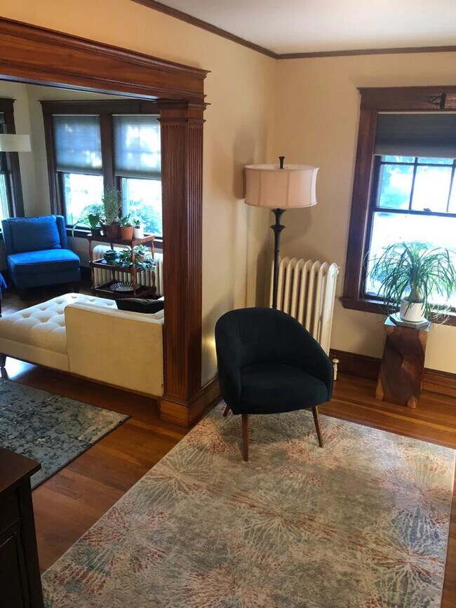 Building Photo - 112 Manthorne Rd