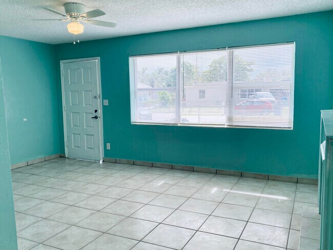 Building Photo - 521 Beech Rd