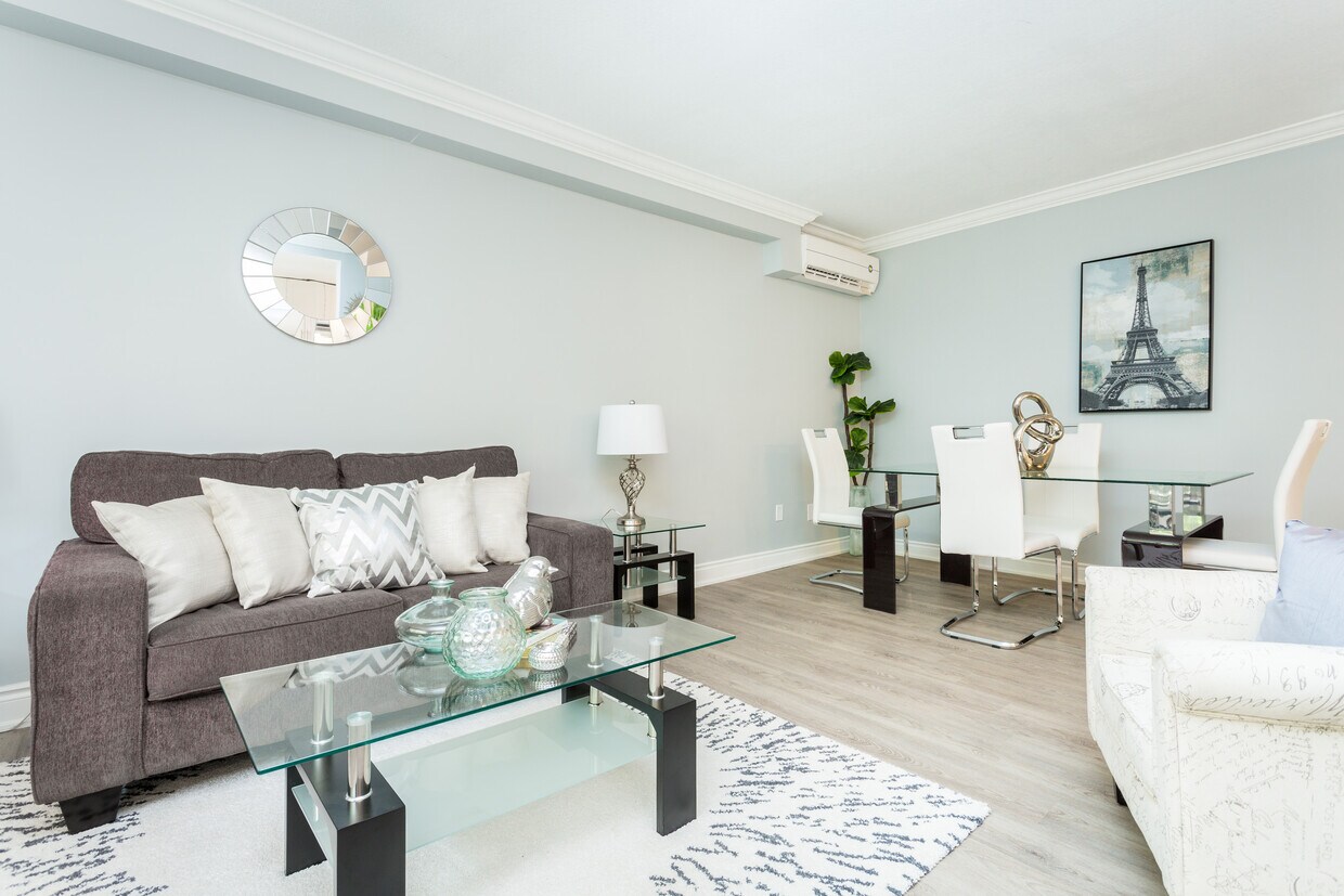 Photo principale - 2200 King St E