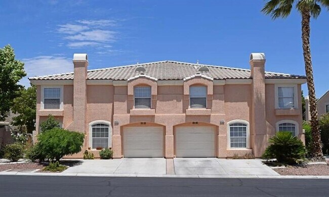 Foto del edificio - LIMITED TIME ONLY! $500 OFF SECOND MONTHS RENT! Inviting home with open layout in a prime Northwe...
