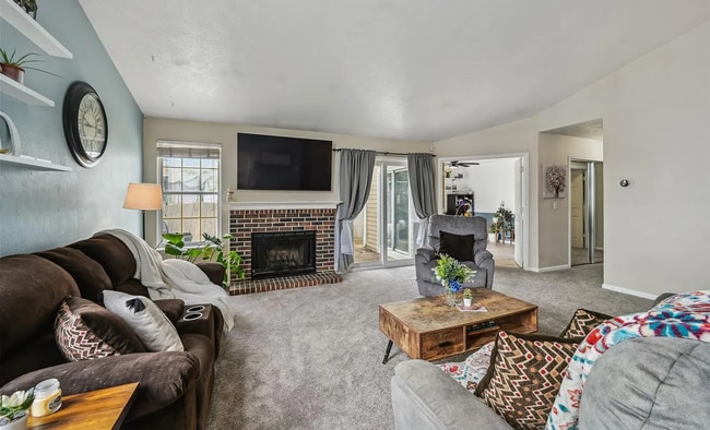 Photo - 646 S Joplin St House