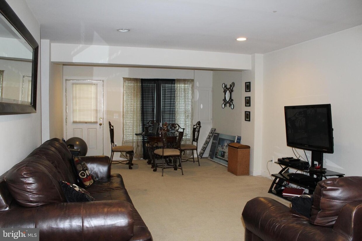 1049 Hotchkiss Pl, Fredericksburg, VA 22401 Townhome Rentals in