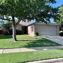 Building Photo - 1547 Thornhill Ln