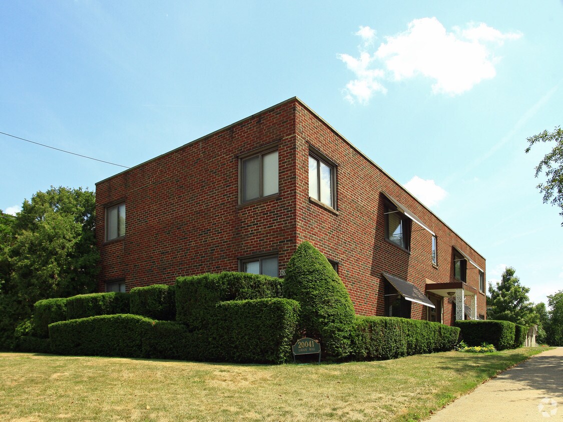 Building Photo - 20041 Lorain Rd