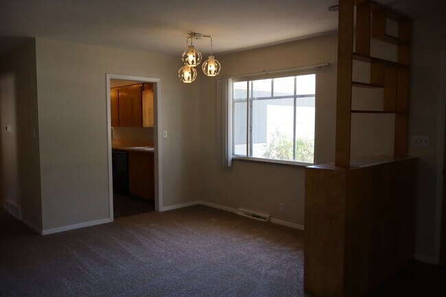 Building Photo - Spacious 3 Bedroom Home with Finished Base...