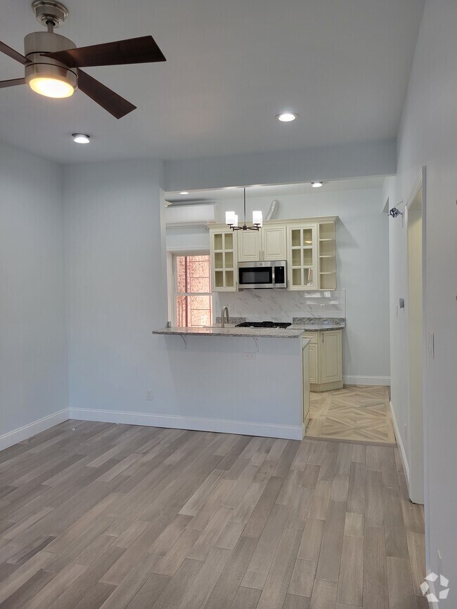 Apartments for Rent in 11421