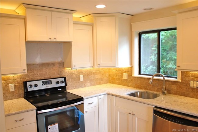 Foto del edificio - 5 Clearwater Ln