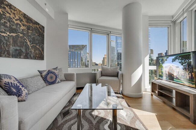 Building Photo - 625W W 57th St