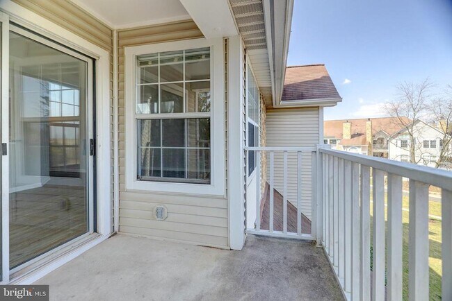 Building Photo - 5608 Willoughby Newton Dr