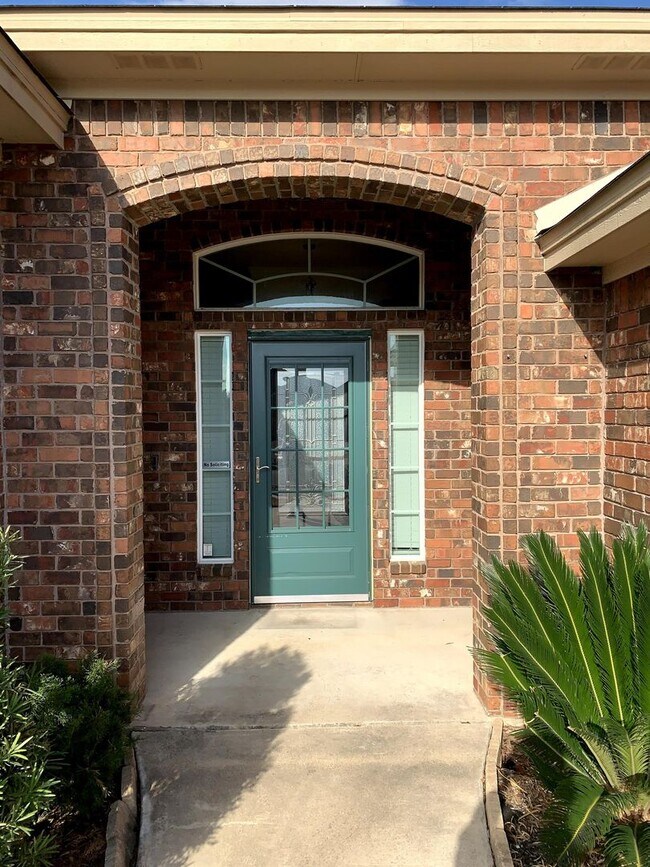 Building Photo - 3907 Salt Fork Dr