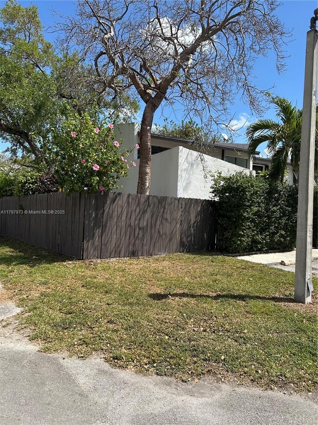 Building Photo - 11005 SW 70th Terrace