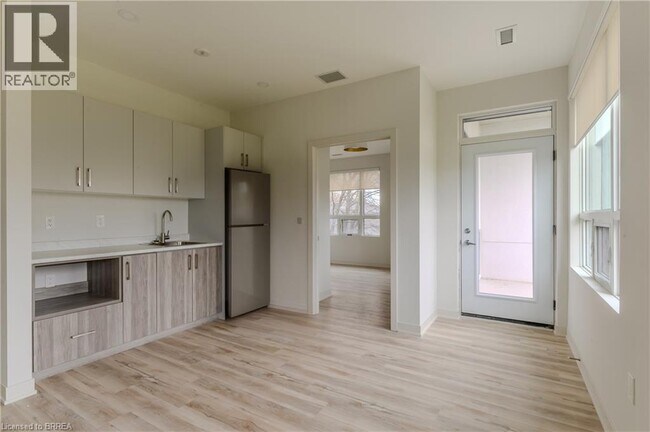 Photo du bâtiment - 152 N Park St