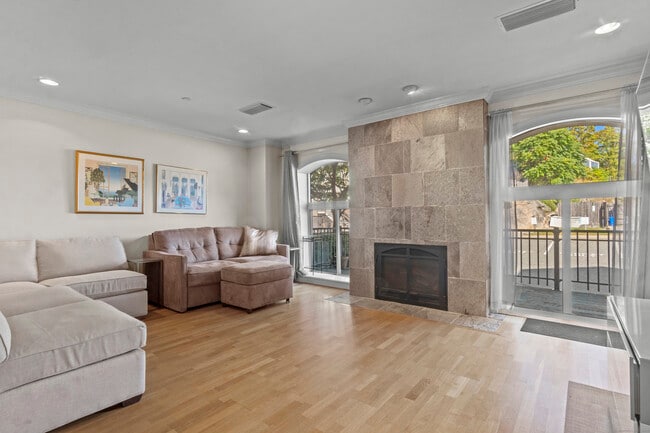 Building Photo - 17 Water St