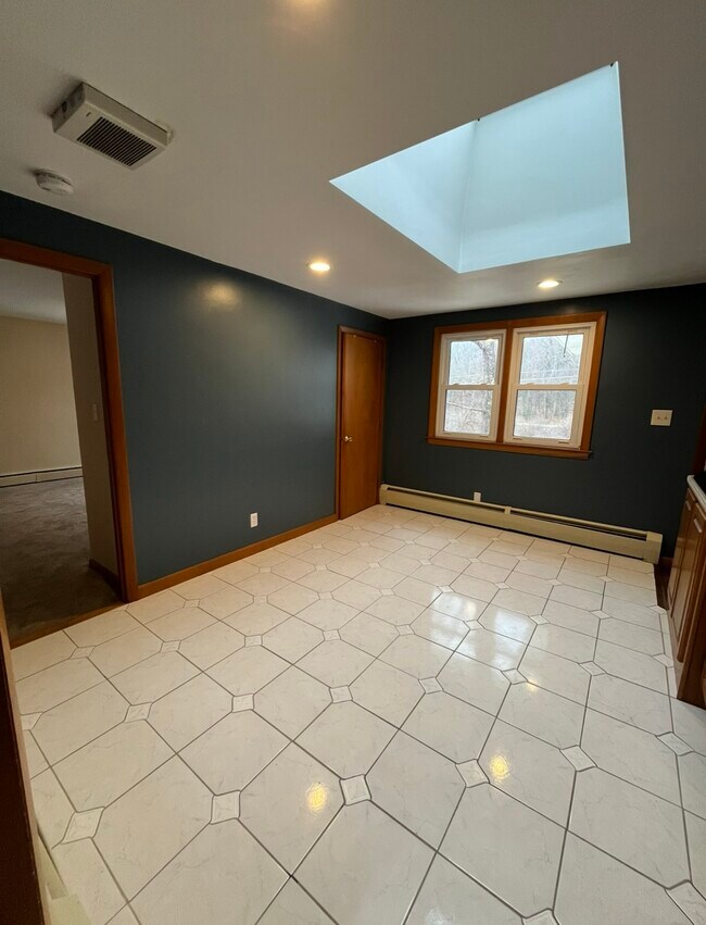 Building Photo - 5 Capt Peter Simpson Rd