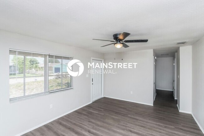 Foto del edificio - 3 Bedroom Pet-Friendly Home in MERRITT ISLAND, FL with Main Street Renewal