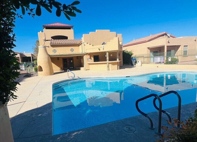Foto del edificio - TOWNHOME - COTTONWOOD - HOA Cottonwood Square Commons