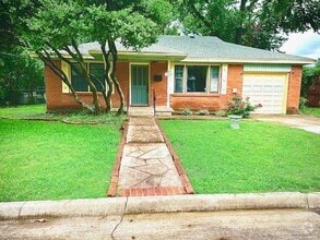 1103 L Ave