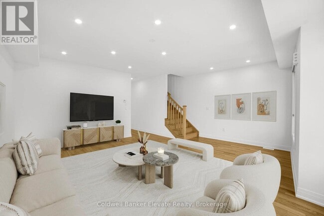 Building Photo - 42 Wind Tree Wy