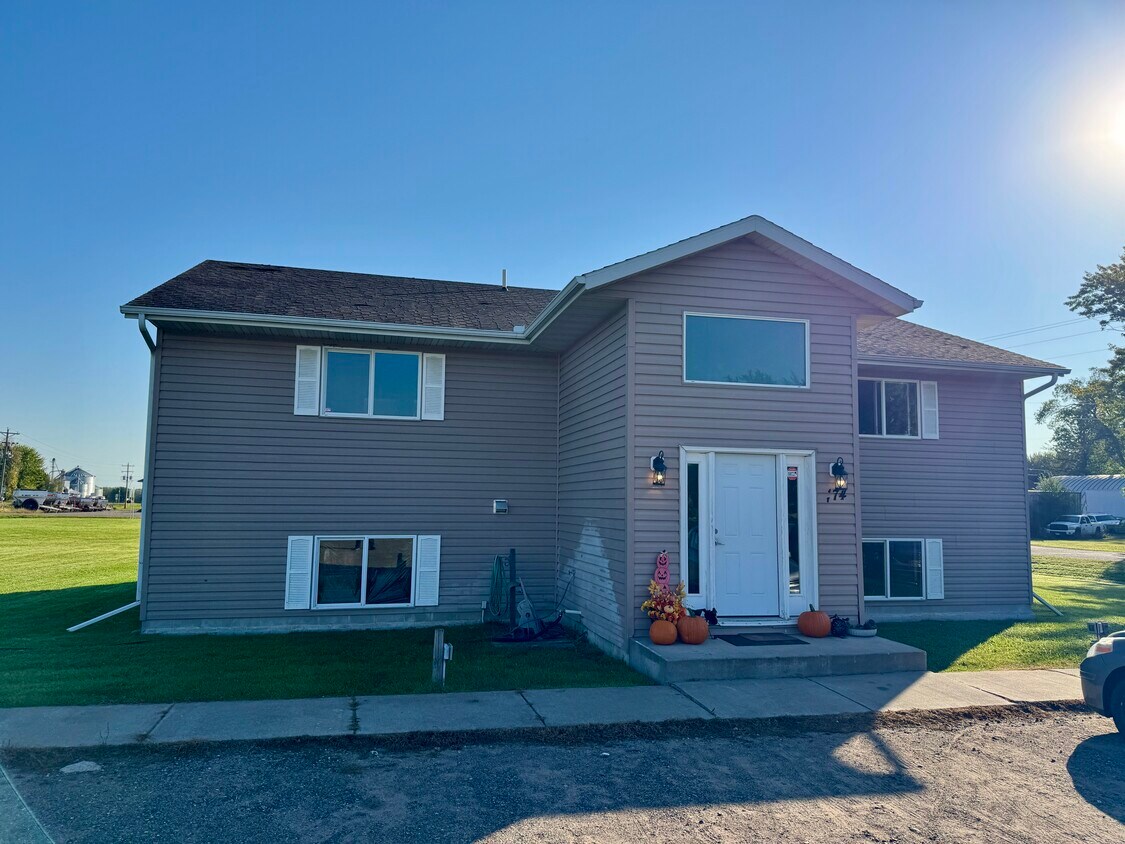 Foto principal - 174 Main St