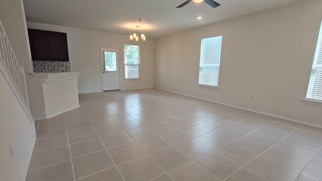Foto del edificio - 9107 Golden Leaf Dr