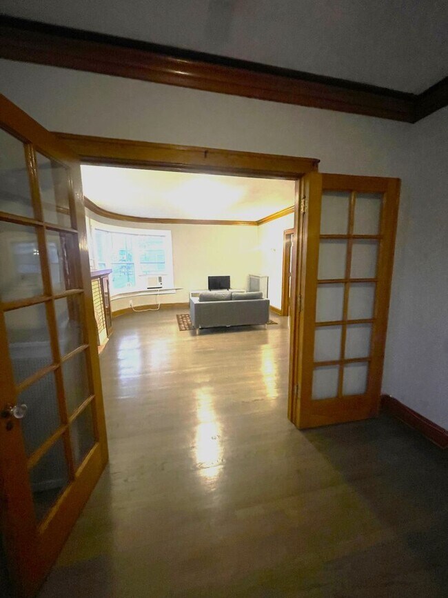 Building Photo - 2996 N Ridgeway