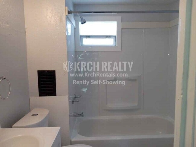 Foto del edificio - Newly Remodeled  3 Bedroom 1.5 Bathroom