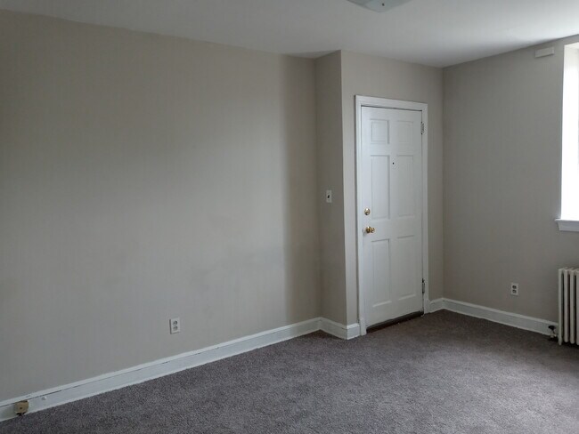 Living room - 715 Main St