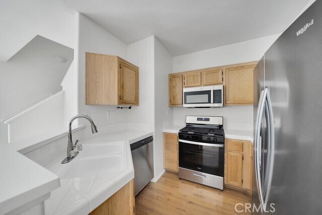 Foto del edificio - 1402 Elk Grove