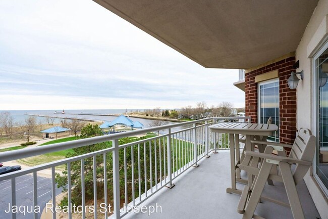 Foto del edificio - 2 br, 2.5 bath House - 200 Lake St #6C