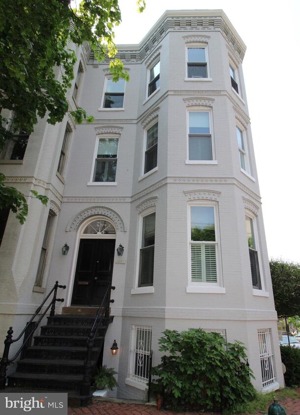 Primary Photo - 3050 N St NW