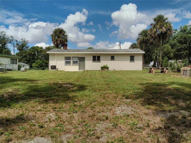 Building Photo - 264 C St