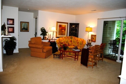 Building Photo - 303 Twin Ponds Ln
