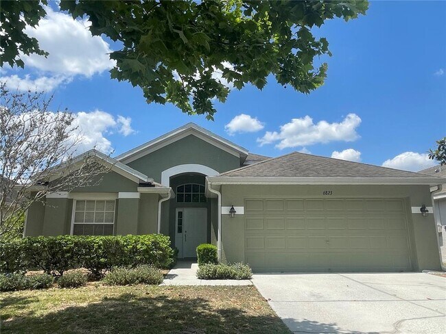 Foto del edificio - 6823 Runner Oak Dr