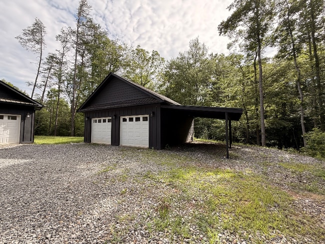Building Photo - 415 Autumn Ridge Dr